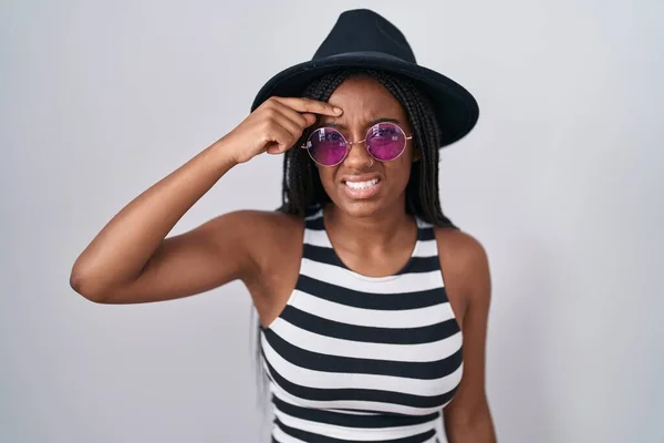 Young African American Braids Wearing Hat Sunglasses Pointing Unhappy Pimple — Stock Photo, Image