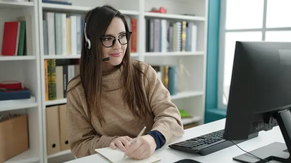 Beautiful Hispanic Woman Student Having Video Call Writing Notebook Library — Stock Photo, Image