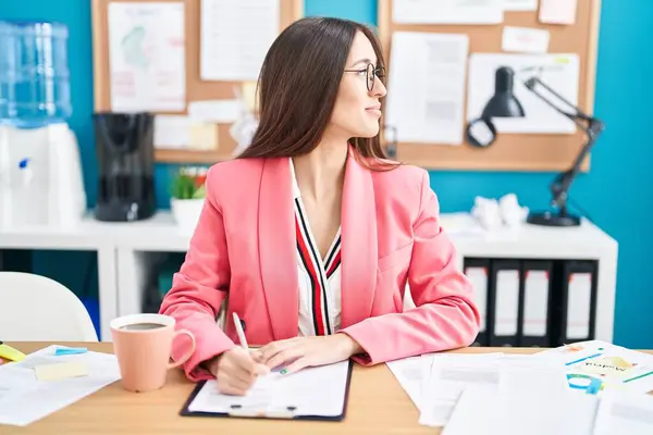 Young Hispanic Woman Working Office Wearing Glasses Looking Side Relax — Stockfoto