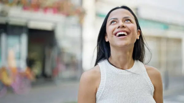 Young Beautiful Hispanic Woman Smiling Confident Looking Sky Street — Stockfoto
