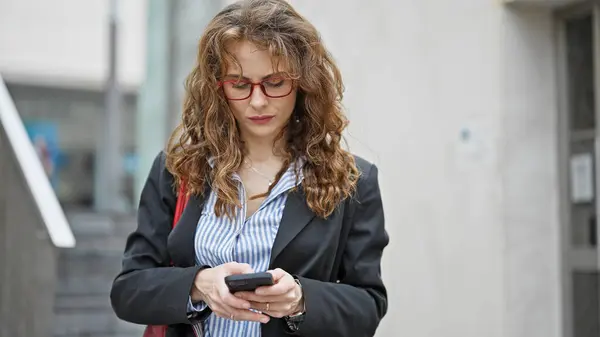 Young Woman Business Worker Talking Smartphone Street — Stockfoto