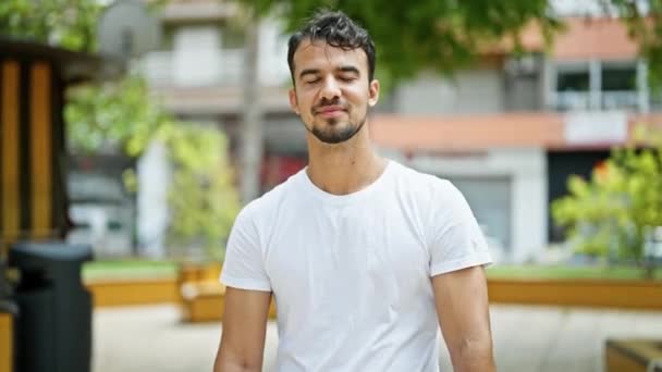 Young Hispanic Man Smiling Confident Doing Sign Thumbs Park — Stock Video