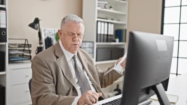 Middle Age Grey Haired Man Business Worker Using Computer Using — Stockvideo
