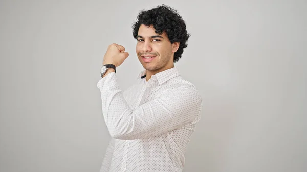 Νεαρός Λατίνος Εργαζόμενος Επιχειρηματίας Χαμογελά Αυτοπεποίθηση Κάνει Ισχυρή Χειρονομία Πάνω — Φωτογραφία Αρχείου