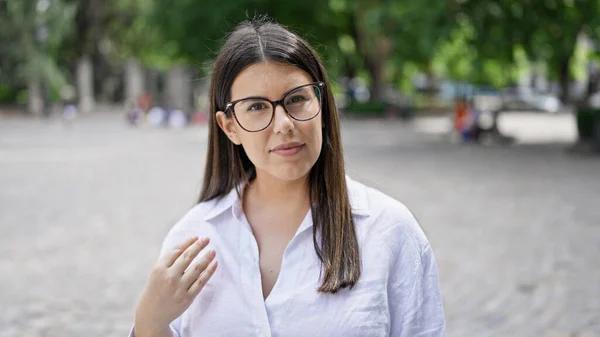 Young Beautiful Hispanic Woman Standing Wearing Glasses Serious Face Streets — Stock Photo, Image