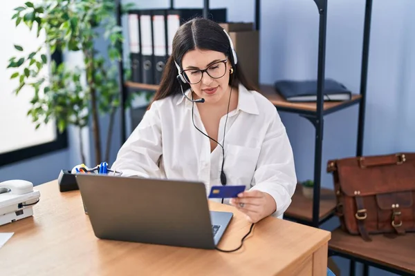 Young Hispanic Woman Call Center Agent Working Office — Stockfoto
