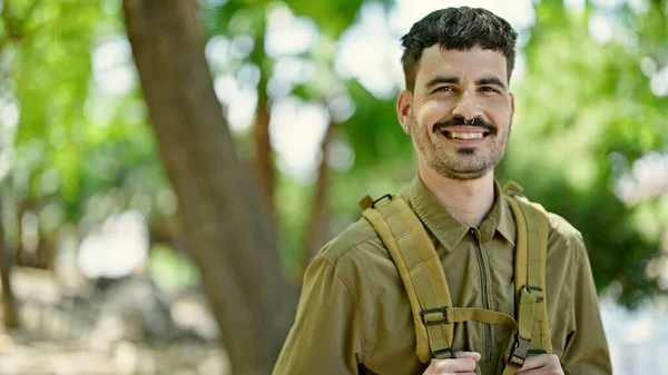 Young Hispanic Man Tourist Wearing Backpack Smiling Park — Stock Photo, Image