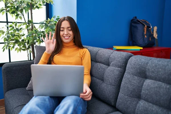 Young Brunette Woman Working Using Computer Laptop Sitting Sofa Looking — Stock Photo, Image