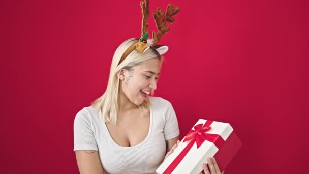 선물을 크리스마스 모자를 아름다운 스페인 — 비디오