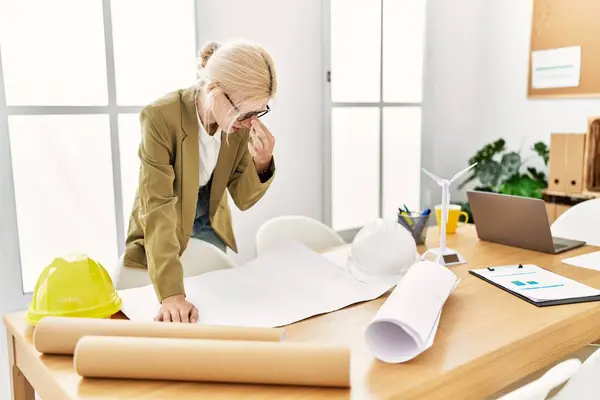 Young Blonde Woman Architect Looking House Plans Stressed Office — Stock Photo, Image