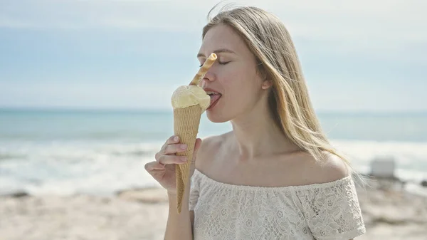 Young Blonde Woman Tourist Eating Ice Cream Beach — Stock Photo, Image