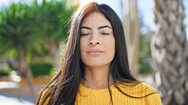 Young Beautiful Hispanic Woman Breathing Closed Eyes Park — Stock Photo, Image