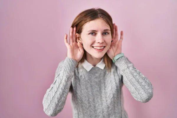 Beautiful Woman Standing Pink Background Trying Hear Both Hands Ear — Stock Photo, Image