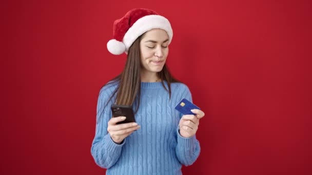 Mujer Caucásica Joven Haciendo Compras Línea Navidad Con Teléfono Inteligente — Vídeo de stock