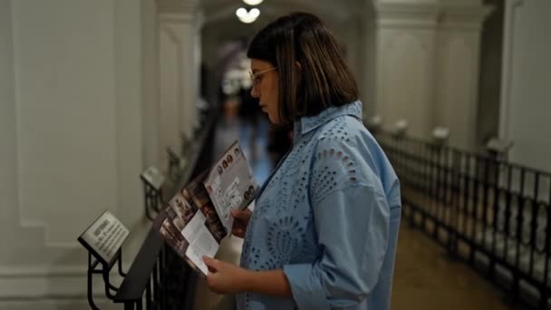 Young Beautiful Hispanic Woman Visiting Crypt Reading Brochure Imperial Crypt — Stock Video