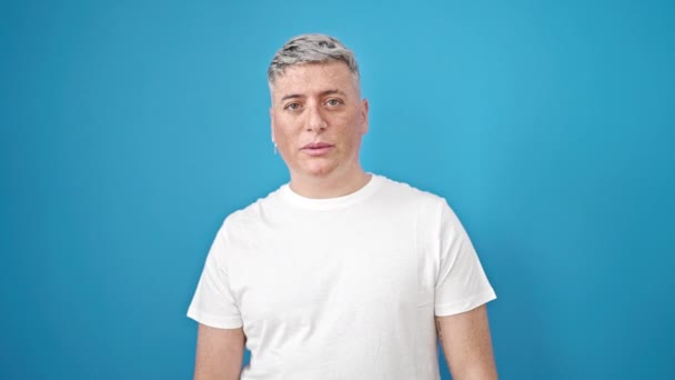 Young Caucasian Man Stressed Standing Isolated Blue Background — Stock Video