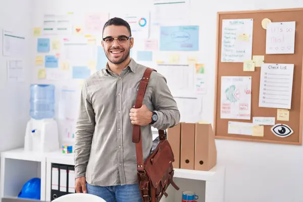 Young Hispanic Man Business Worker Smiling Confident Holding Briefcase Office — ストック写真