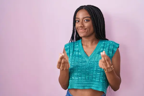 Young African American Braids Standing Pink Background Doing Money Gesture — Stock Photo, Image