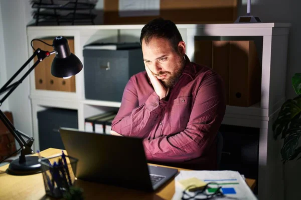 Size Hispanic Man Beard Working Office Night Thinking Looking Tired — Stock Photo, Image