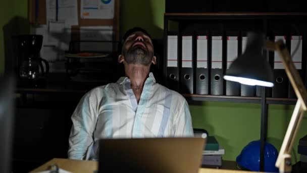 Young Hispanic Man Business Worker Stressed Using Laptop Office — Stock Video