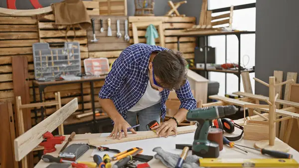 Handsome Young Arab Man Professional Carpenter Concentrated Drawing Mark Wood — Stock Photo, Image