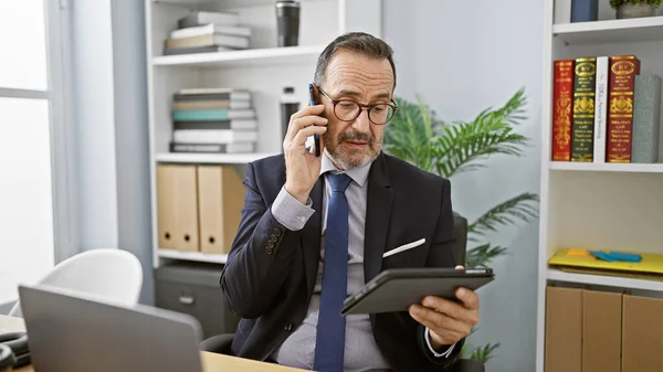 Talkative Middle Aged Man Grey Hair Engrossed Work Successfully Managing — Stock Photo, Image
