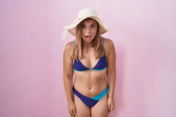 Young Hispanic Woman Wearing Bikini Pink Background Afraid Shocked Surprise — Zdjęcie stockowe