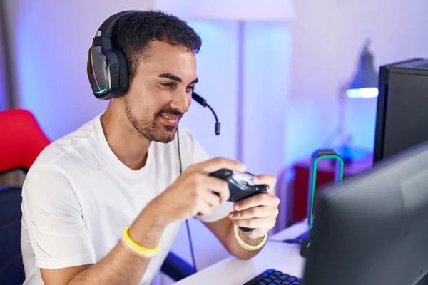 Young Hispanic Man Streamer Playing Video Game Using Joystick Gaming — Stock fotografie