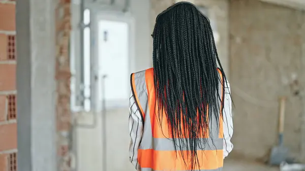 African American Woman Builder Standing Backwards Construction Site — Stock Photo, Image