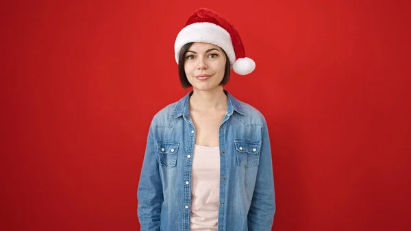 Νεαρή Καυκάσια Γυναίκα Χαμογελά Αυτοπεποίθηση Φορώντας Χριστουγεννιάτικο Καπέλο Πάνω Από — Φωτογραφία Αρχείου