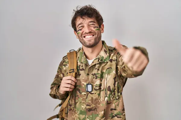 Hispanic Young Man Wearing Camouflage Army Uniform Approving Doing Positive — Stock Photo, Image