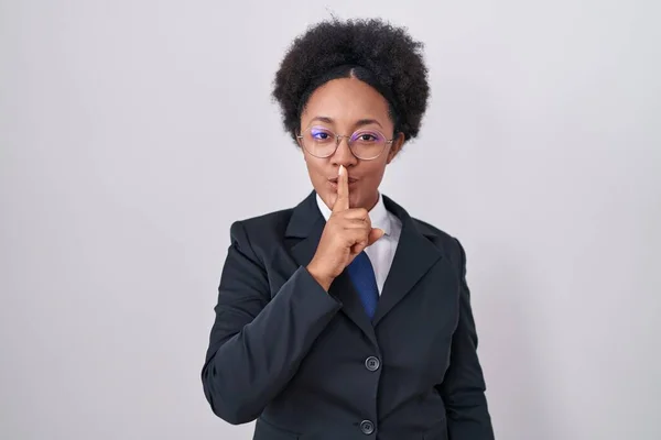 Beautiful African Woman Curly Hair Wearing Business Jacket Glasses Asking — Stock Photo, Image