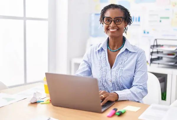Middle Age African American Woman Business Worker Using Laptop Working — Stock Photo, Image