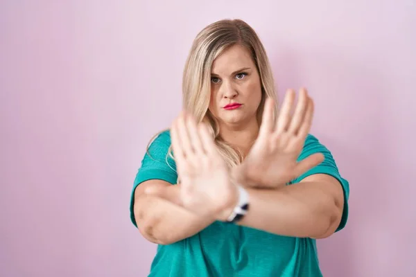 Caucasian Size Woman Standing Pink Background Rejection Expression Crossing Arms — Stock Photo, Image