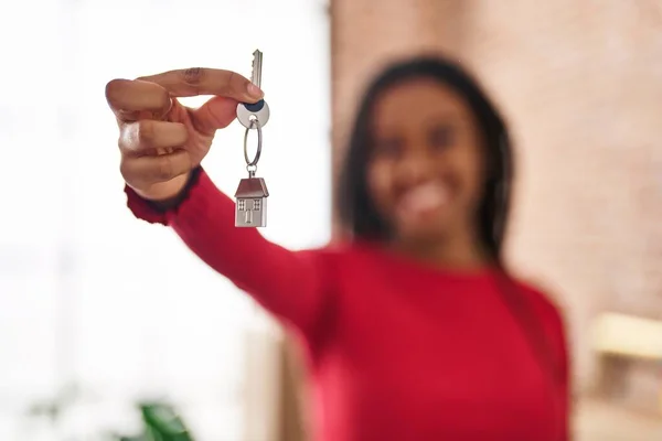 African American Woman Smiling Confident Holding Key New Home — Stok fotoğraf