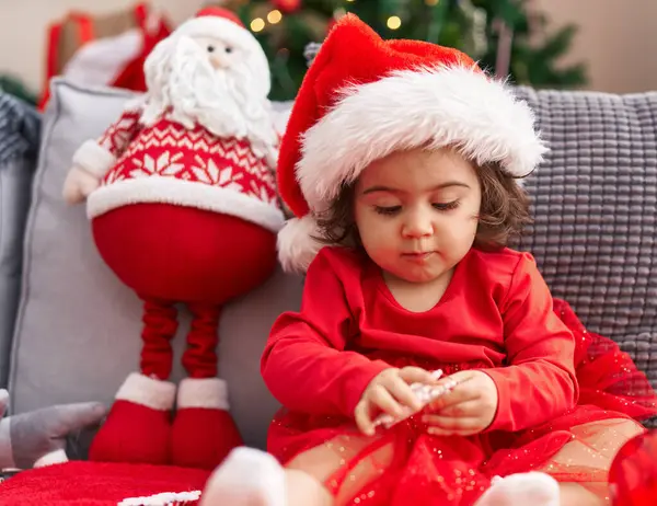 Adorable Hispanic Girl Sitting Sofa Christmas Tree Home — Stock Photo, Image