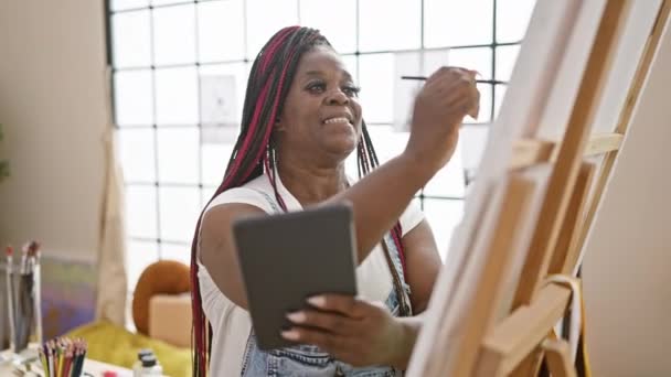 Confident Beautiful African American Woman Artist Happily Drawing Touchpad Bringing — Stock Video