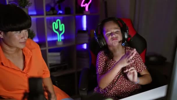 Stressed Mother Daughter Streamer Duo Losing Heated Gaming Night Taking — Stock Video