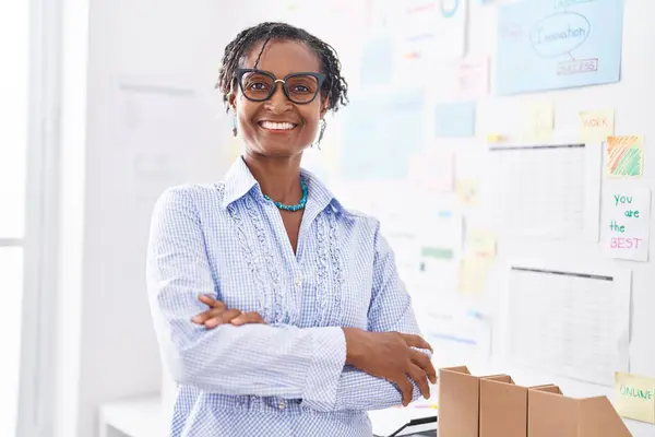 Middle Age African American Woman Business Worker Smiling Confident Standing — Stock Photo, Image