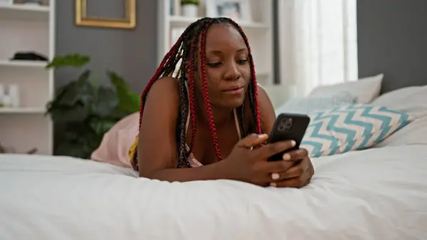 Beautiful African American Woman Home Comfortably Relaxing Bed Pajamas Typing — Stock Photo, Image