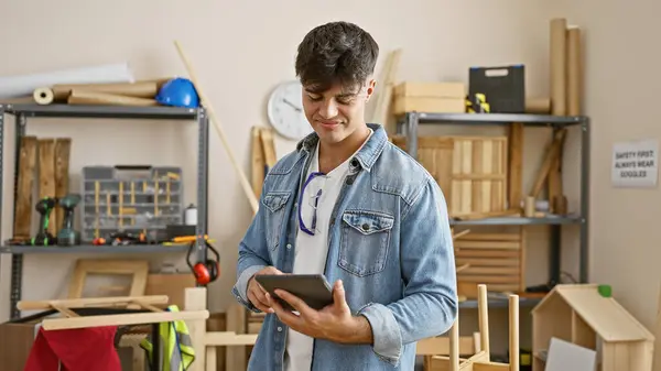 Smiling Young Hispanic Man Professional Carpenter Engrossed His Carpentry Work — Stock Photo, Image