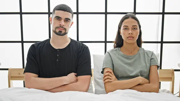 Beautiful Couple Arguing Bed Picture Despair Frustration Bedroom — Stock Photo, Image