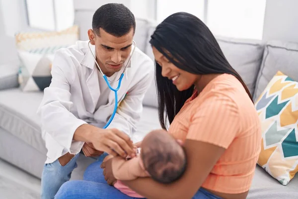 Hispanic Family Having Medic Consultation Auscultating Baby Home — Stock Photo, Image