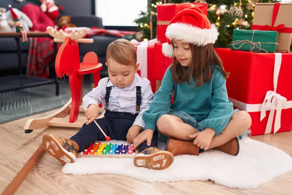 Adorable Boy Girl Playing Xylophone Celebrating Christmas Home — Stock Photo, Image