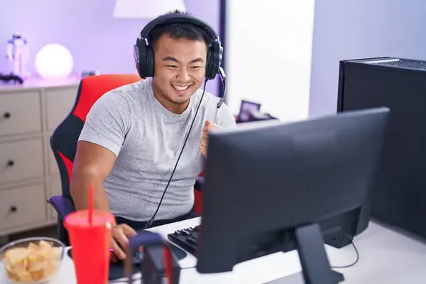 Young Chinese Man Streamer Playing Video Game Using Computer Gaming — Stock fotografie