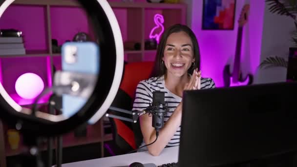 Young Beautiful Hispanic Woman Streamer Smiling Confident Having Video Call — Stockvideo