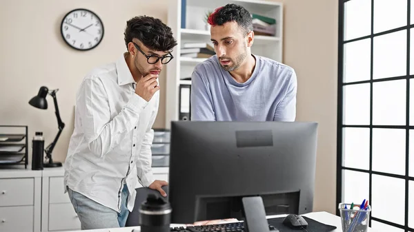Two Men Business Workers Using Computer Working Office — Stock Photo, Image