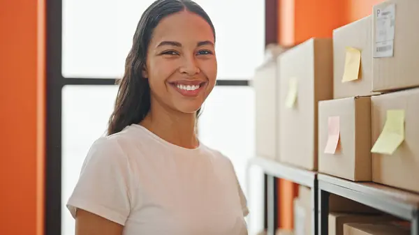 African American Woman Ecommerce Business Worker Smiling Confident Standing Office — Stock Photo, Image