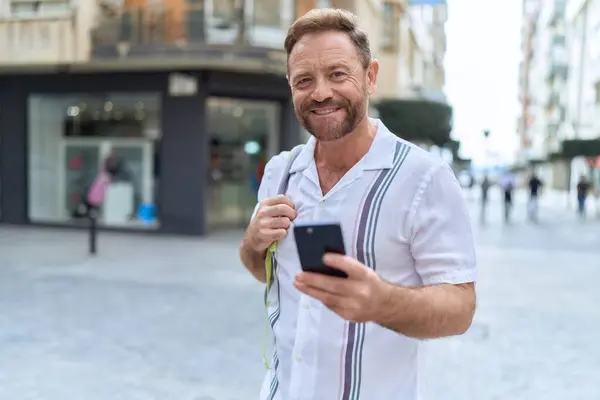 Middle Age Man Smiling Confident Using Smartphone Street — Stock Photo, Image