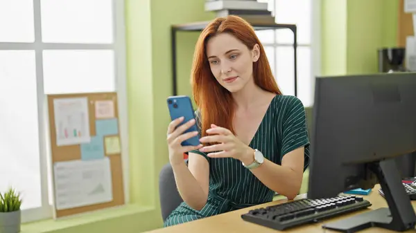 Young Redhead Woman Business Worker Using Smartphone Office — Stockfoto